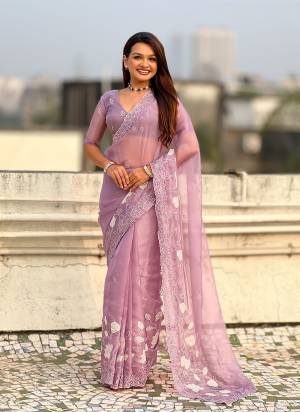 Attractive These Party Wear Fancy Saree in Fine Colored.These Saree And Blouse is Fabricated On Chanda Kora Silk.Its Beautified With Designer Floral Thread Embroidery Cut Work.