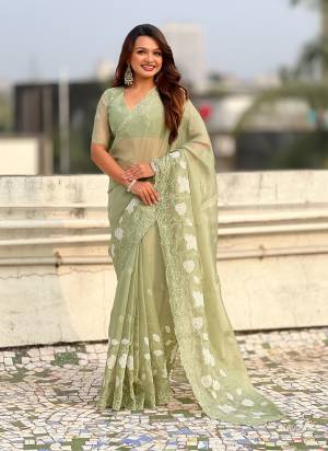 Attractive These Party Wear Fancy Saree in Fine Colored.These Saree And Blouse is Fabricated On Chanda Kora Silk.Its Beautified With Designer Floral Thread Embroidery Cut Work.