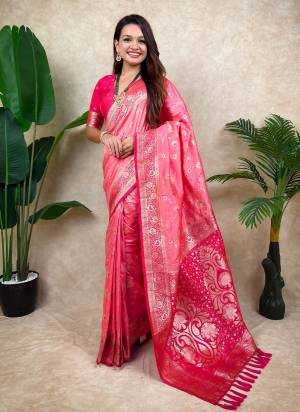 Garb These Party Wear Saree in Fine Colored.These Saree And Blouse is Fabricated On Banarasi Silk.Its Beautified With Weaving Jari Meenakari Jaal Designer.