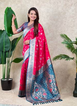 Garb These Party Wear Saree in Fine Colored.These Saree And Blouse is Fabricated On Banarasi Silk.Its Beautified With Weaving Jari Meenakari Jaal Designer.