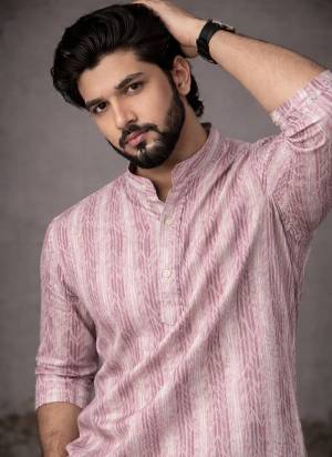 For A festive Wear,Grab These Readymade Short Kurta in Fine Colored.These Kurta is Fabricated On Linen With Designer Printed.Buy Now.