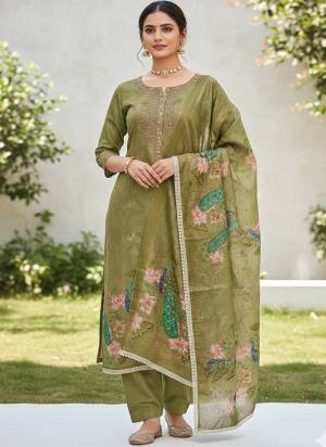 Grab These Suit in Fine Colored Pair With Bottom And Dupatta.These Top Are Simmer Cotton And Dupatta Are Fabricated On Simmer Cotton Pair With Rayon Bottom.Its Beautified With Designer Printed, Hand Work.