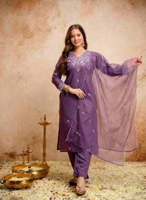 Looking These Suit in Fine Colored Pair With Top Bottom And Dupatta.These Top Are Chanderi And Bottom Are Fabricated On Chanderi Pair With Viscose Organza Dupatta.Its Beautified With Designer Embroidery Work.