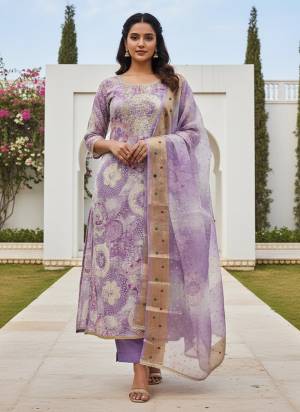 Garb These Suit in Fine Colored Pair With Bottom And Dupatta.These Top Are Modal Silk And Dupatta Are Fabricated On Organza Jacquard Pair With Rayon Bottom.Its Beautified With Designer Printed, Hand Work.