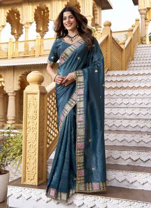 Attrective These Party Wear Saree in Fine Colored.These Saree Are Gold Crunchy Silk And Blouse is Gold Crunchy Silk Fabricated.Its Beautified With Designer Multy Thread Embroidery Patch,Cut Work.