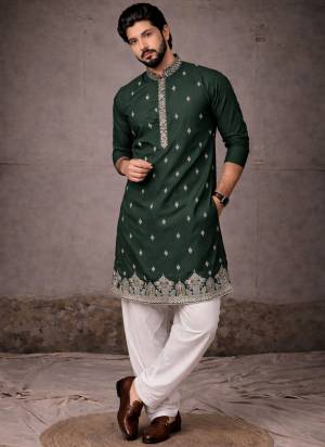 For A Festive And Party Wear,Attractive These Readymade Kurta With Payjama in Fine Colored.These Kurta is Fabricated On Silk And Art Silk Bottom With Designer Embroidery Work.Buy Now.