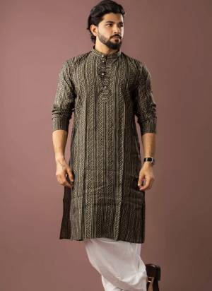 For A Festive And Party Wear,Attractive These Readymade Kurta With Payjama in Fine Colored.These Kurta is Fabricated On Modal Silk And Art Silk Bottom With Designer Printed.Buy Now.