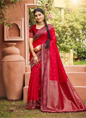 Looking These Fastive And Party Wear Saree in Fine Colored.These Saree And Blouse is Fabricated On Soft Silk.Its Beautified With Woven Jacquard Designer.