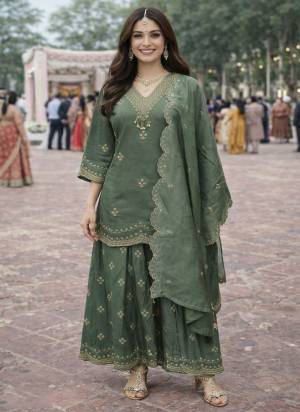 Garb These Beautiful Looking Readymade Plazzo Suits.These Top And Dupatta Are Roman Silk And Bottom Are Roman Silk Fabricated.Its Beautified  With DisignerSequance Embroidery Work.