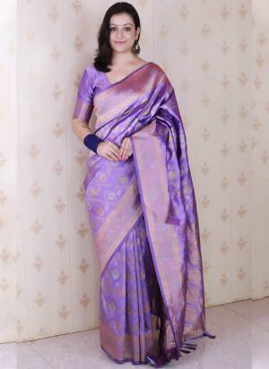 Garb These Party Wear Saree in Fine Colored.These Saree And Blouse is Fabricated On Banarasi Silk.Its Beautified With Weaving Jari,Meenakari Jaal Designer.