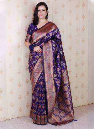 Garb These Party Wear Saree in Fine Colored.These Saree And Blouse is Fabricated On Banarasi Silk.Its Beautified With Weaving Jari,Meenakari Jaal Designer.