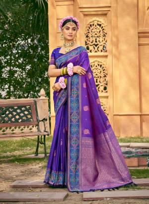 Looking These Fastive And Party Wear Saree in Fine Colored.These Saree And Blouse is Fabricated On Soft Silk.Its Beautified With Woven Jacquard Designer.