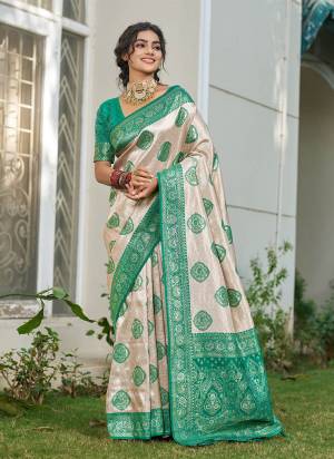 Garb These Fastive And Party Wear Saree in Fine Colored.These Saree And Blouse is Fabricated On Silk Blend.Its Beautified With Woven Resham Designer.