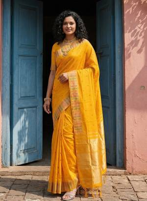 Looking These Fastive And Party Wear Saree in Fine Colored.These Saree And Blouse is Fabricated On Silk Blend.Its Beautified With Woven Designer.