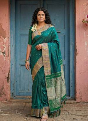 Looking These Fastive And Party Wear Saree in Fine Colored.These Saree And Blouse is Fabricated On Silk Blend.Its Beautified With Woven Designer.