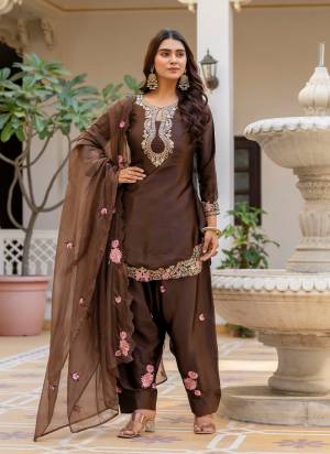 Looking These Suit in Fine Colored Pair With Bottom And Dupatta.These Top Are Japan Satin And Bottom Are Fabricated On Japan Satin Pair With Tabby Dupatta.Its Beautified With Designer Embroidery Work.