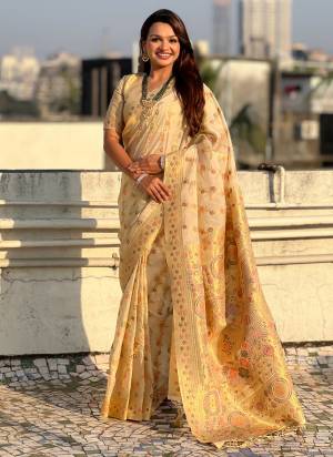 Attractive These Party Wear Fancy Saree in Fine Colored.These Saree And Blouse is Fabricated On Kora Silk.Its Beautified With Woven Laheriya Meenakari Designer.