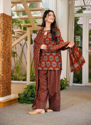 Garb These Beautiful Looking Readymade Plazzo Suits.These Top Are Cambric Cotton And Bottom is Fabricated On Cambric Cotton And Cotton Dupatta.Its Beautified With Designer Digital Printed.