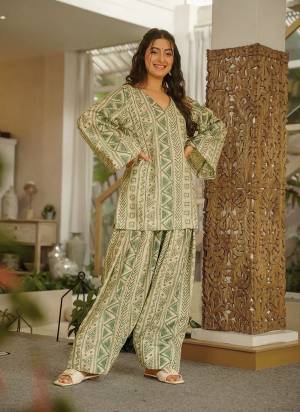 Garb These Beautiful Looking Readymade Plazzo Suits.These Top Are Cambric Cotton And Bottom is Fabricated On Cambric Cotton And Cotton Dupatta.Its Beautified With Designer Digital Printed.