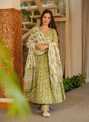 Atrective These Beautiful Looking Readymade Suits.These Top Are Cotton Silk And Bottom Are Cotton Silk Fabricated On Cotton Silk Dupatta.Its Beautified With Designer Digital Printed.