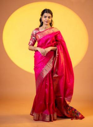 Looking These Festive Wear Saree in Fine Colored.These Saree And Blouse is Fabricated On Khadi Raw Silk.Its Beautified With Woven Meenakari Paithani Pallu Designer.