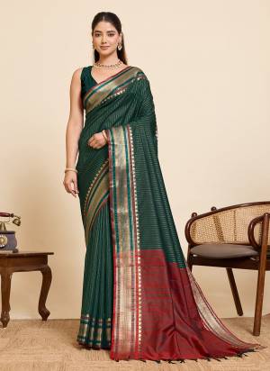 Garb This Party Wear Saree Paired With Blouse.This Saree And Blouse Are Silk Fabric With Heavy Woven Jari Designer. Buy This Pretty Saree Now.