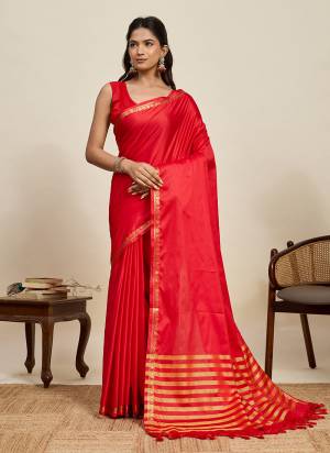 Garb This Party Wear Saree Paired With Blouse.This Saree And Blouse Are Soft Silk Fabric With Woven Jari Pallu Border Gala Designer. Buy This Pretty Saree Now.