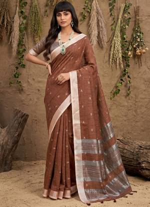 Saree swag is always in style Grab These Beautiful Colored Linnen Cotton Fabricated Saree.