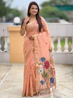 Garb These Party Wear Saree in Fine Colored.These Saree Are Cotton Silk And Blouse is Fabricated On Soft Silk.Its Beautified With Weaving Meenakari Designer.