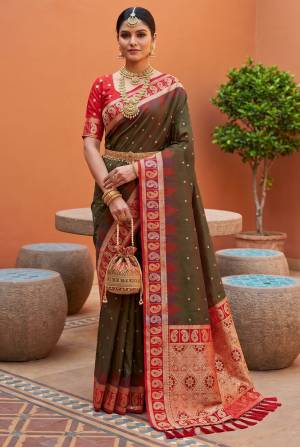 Looking These Party Wear Saree in Fine Colored.These Saree Are Soft Silk And Blouse is Fabricated On Soft Silk.Its Beautified With Weaving Jari Designer.