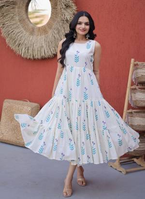 Attactive These Beautiful Looking Readymade Long Kurti.These Kurti Are Cotton Fabricated.Its Beautified With Designer Printed.