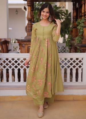 Garb These Beautiful Looking Readymade Top With Bottom.These Top Are Mal Chander And Bottom Are Mal Roman Silk Fabricated.Its Beautified With Designer Embroidery Work.