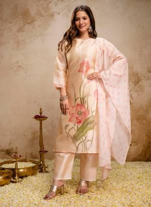 Garb These Suit in Fine Colored Pair With Bottom And Dupatta.These Top Are Aasam Silk And Bottom Are Fabricated On Aasam Silk Pair With Tabby Dupatta.Its Beautified With Designer Digital Printed.