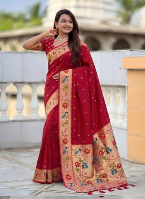 Attractive These Party Wear Saree in Fine Colored.These Saree Are Paithani Silk And Blouse is Fabricated On Paithani Silk.Its Beautified With Weaving Jacquard Meenakari Designer.