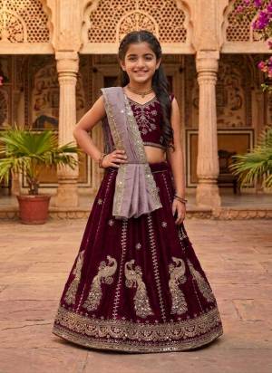 For A Designer Look,Grab These Kidswear Readymade Lehenga Choli in Fine Colored.These Lehenga And Choli Are Fabricated On Vichitra Silk Pair With Vichitra Silk Dupatta.Its Beautified With Designer Embroidery Work.