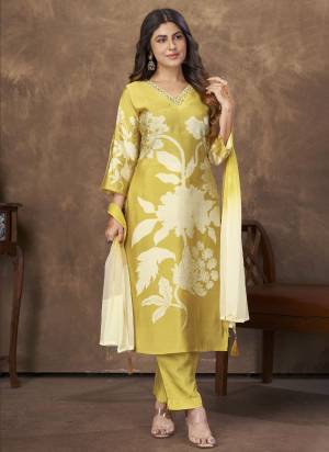 Garb These Beautiful Looking Readymade Suits.These Top Are Chanderi And Bottom Are Viscose Santoon And Dupatta Are Nazmin Fabricated.Its Beautified With Disigner Printed With Hand Work.