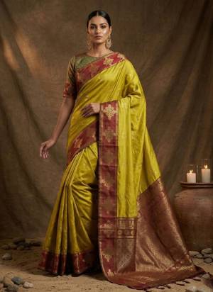 Attractive These Fastive And Party Wear Saree in Fine Colored.These Saree And Blouse is Fabricated On Soft Silk.Its Beautified With Woven Jari Designer.