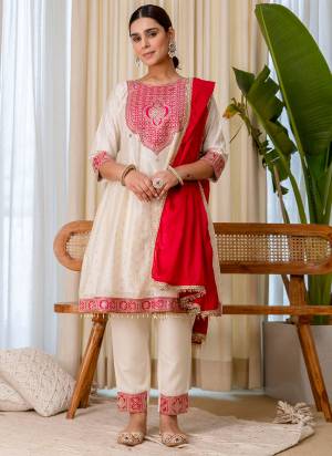 Attractive These Beautiful Readymade Suits With Dupatta.These Suit is Fabricated On Top Are Silk Blend And Bottom Are Silk Blend And Silk Blend Dupatta .Its Beautified With Designer Embroidery Work.