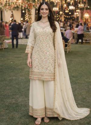 Attractive These Beautiful Looking Readymade Plazzo Suits.These Top And Dupatta Are Georgette And Bottom Are Georgette Fabricated.Its Beautified With Disigner Heavy Embroidery,Swarovski Work.