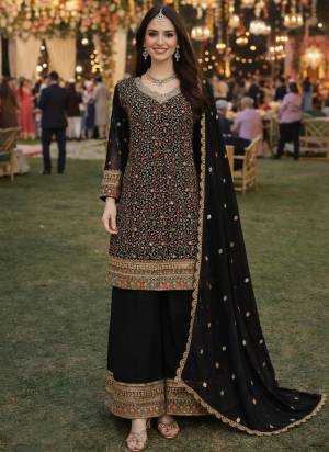 Attractive These Beautiful Looking Readymade Plazzo Suits.These Top And Dupatta Are Georgette And Bottom Are Georgette Fabricated.Its Beautified With Disigner Heavy Embroidery,Swarovski Work.