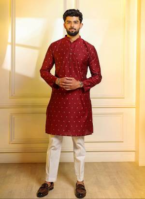 For A festive And Party Wear,Looking These Readymade Kurta With Payjama in Fine Colored.These Kurta is Fabricated On Cotton And Art Silk Bottom With Woven Butti Designer.Buy Now.