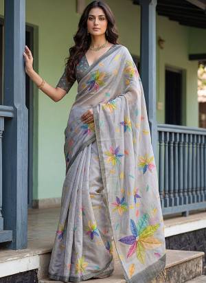 Garb These Fastive And Party Wear Saree in Fine Colored.These Saree And Blouse is Fabricated On Virana Silk.Its Beautified With Designer Printed With Dori Work.