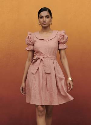 Looking These Beautiful Looking Party Wear Readymade Western Crop Top .These Top Are Cotton Fabricated.Its Beautified With Fancy Solid Desiner .