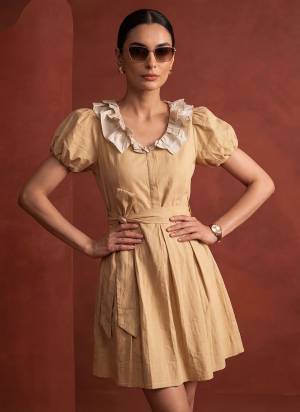 Looking These Beautiful Looking Party Wear Readymade Western Crop Top .These Top Are Cotton Fabricated.Its Beautified With Fancy Solid Desiner .