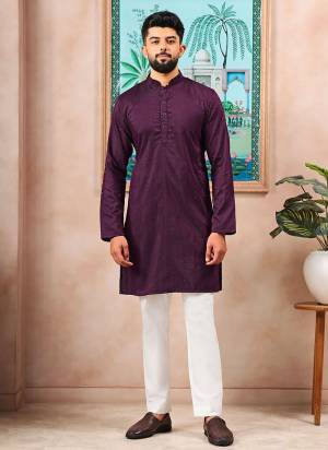 For A festive And Party Wear,Looking These Readymade Kurta With Payjama in Fine Colored.These Kurta is Fabricated On Cotton And Art Silk Bottom With Woven Dobby,Sequance Designer.Buy Now.