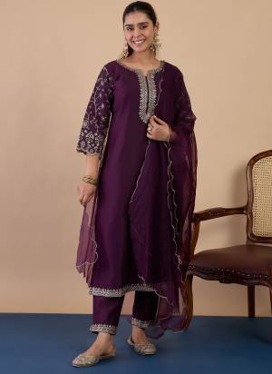 Garb These Beautiful Readymade Suits With Dupatta.These Suit is Fabricated On Top Are Silk Blend And Bottom Are Silk Blend And Silk Dupatta .Its Beautified With Designer Embroidery Work.