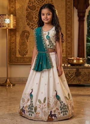 For A Designer Look,Grab These Kidswear Readymade Lehenga Choli in Fine Colored.These Lehenga And Choli Are Fabricated On Vichitra Silk Pair With Net Dupatta.Its Beautified With Designer Embroidery Work.