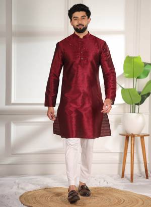 For A festive And Party Wear,Looking These Readymade Kurta With Payjama in Fine Colored.These Kurta is Fabricated On Art Silk And Art Silk Bottom With Woven Designer.Buy Now.
