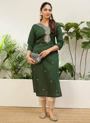Attractive These Beautiful Party Wear Readymade Long Kurti.These Kurti is Fabricated On Silk Blend.Its Beautified With Designer Embroidery Work.