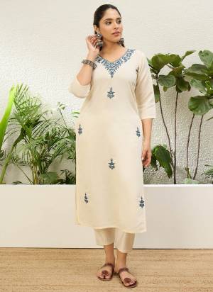 Attractive These Beautiful Party Wear Readymade Long Kurti.These Kurti is Fabricated On Silk Blend.Its Beautified With Designer Embroidery Work.
